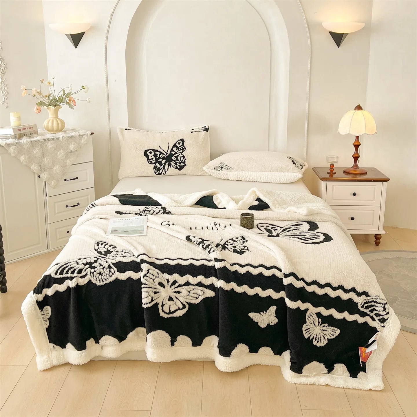 Nordic Style Floral Jacquard Fleece Blanket Soft Warm Imitation Lambswool Throw Blanket for Sofa or Bed
