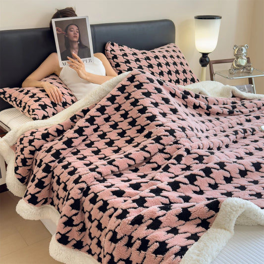 Houndstooth Pattern Fleece Blanket Set with Pillowcase Double Layer Thick Warm Artificial Wool Blanket for Sofa or Bed